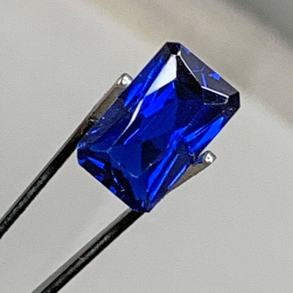 Elegant Blue Gemstone tanzanite